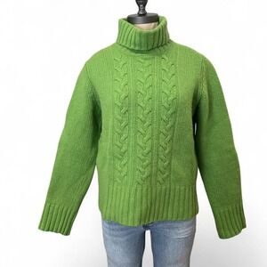 Beautiful Green Italian wool turtleneck sweater